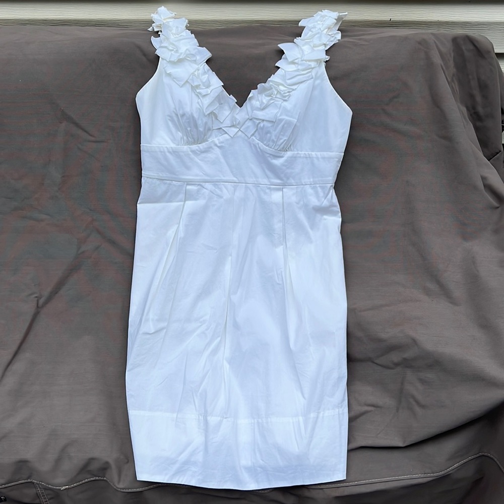BCBGMAXAZRIA White Ruffle Collar Detail Dress